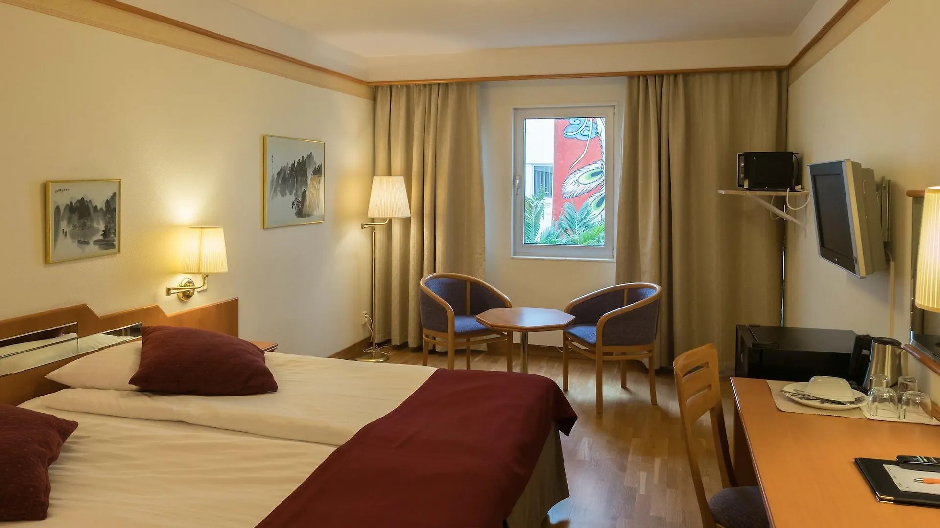 2Home Stockholm South Hotel